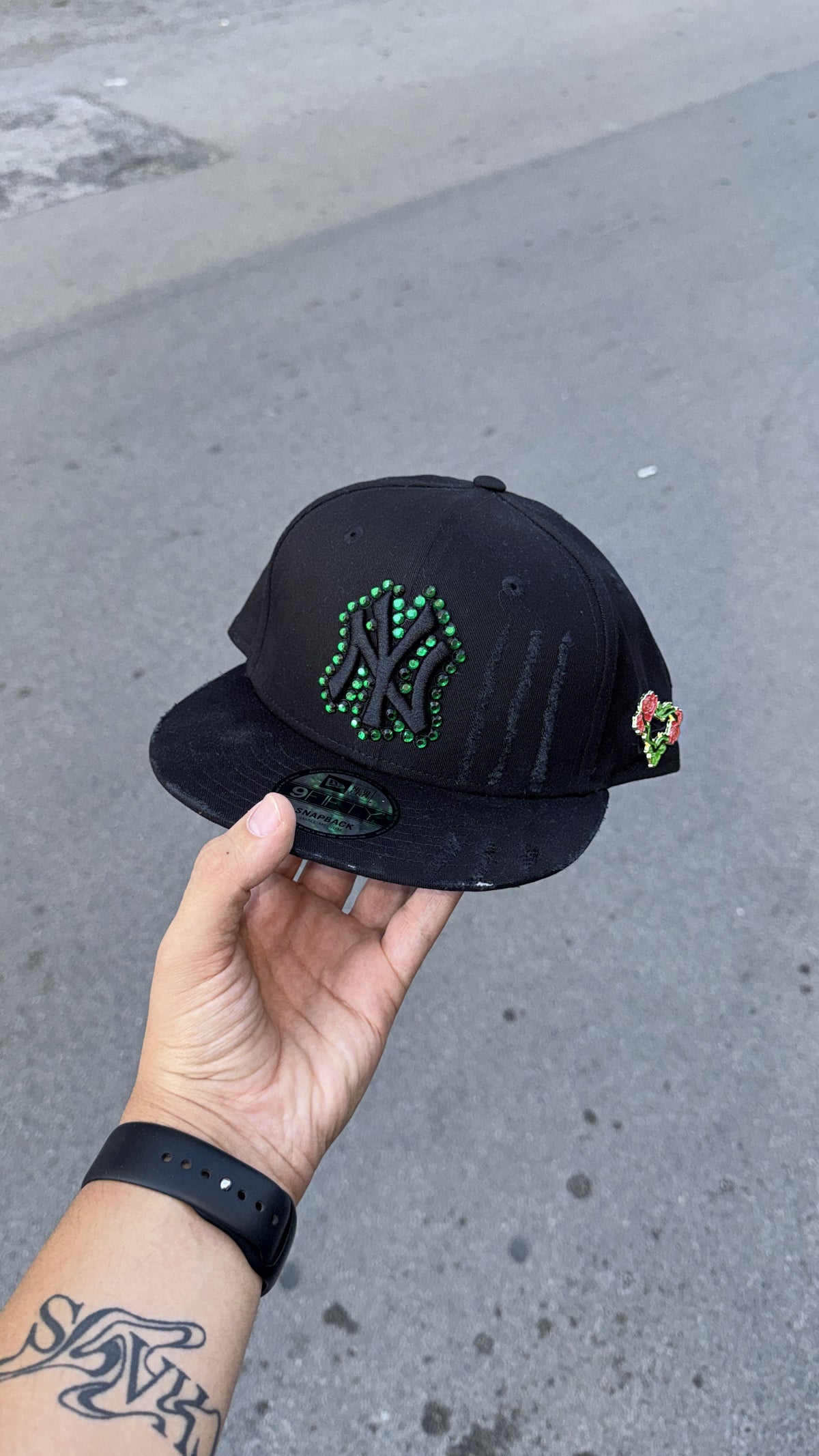 NEW ERA CUSTOM Cappello Visiera Piatta NY Con Strass e Spilla Nero/Verde