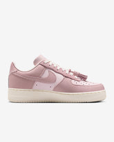 NIKE WMNS AIR FORCE 1 ‘07