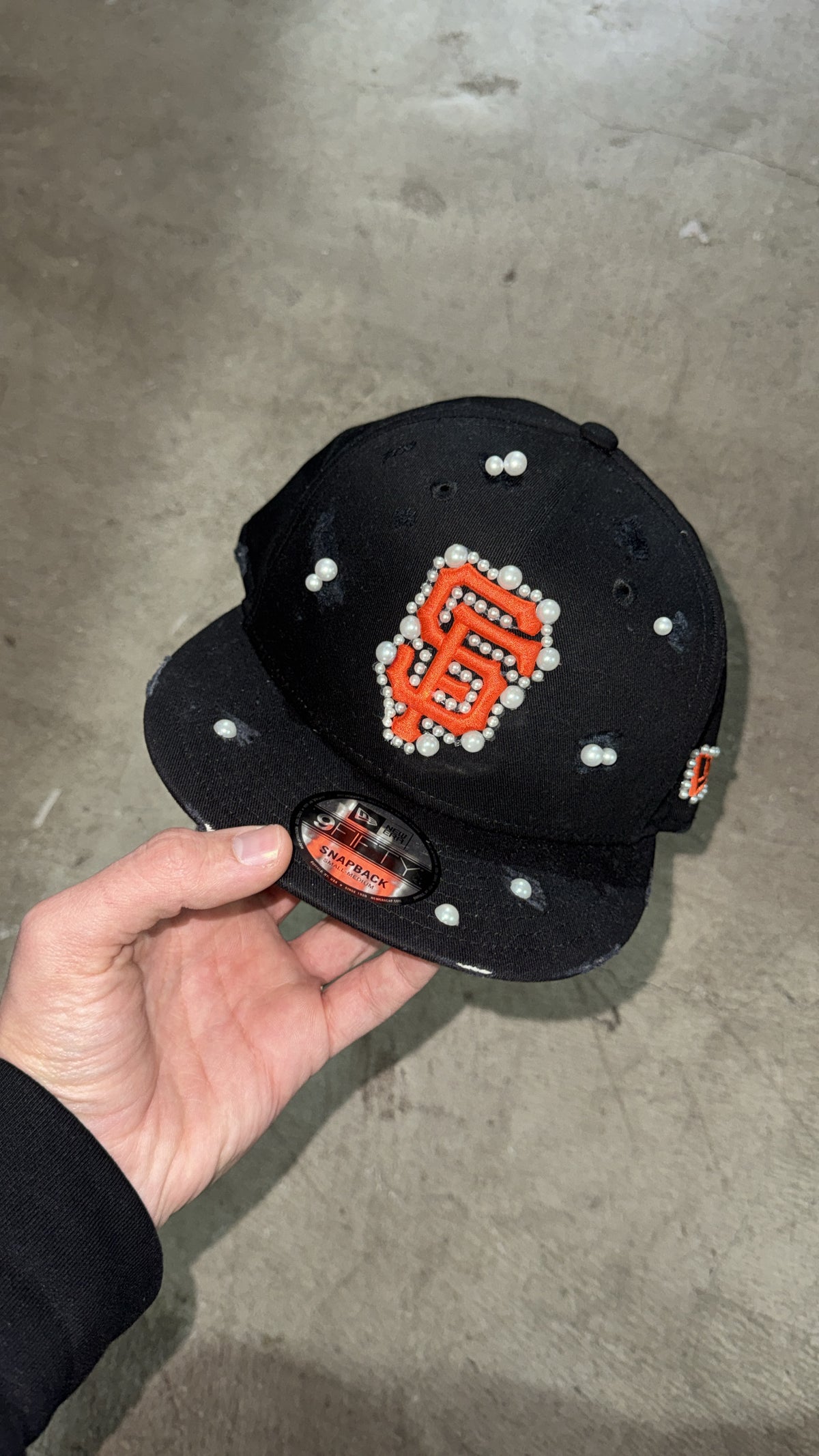New Era NEW ERA CUSTOM Cappello Visiera Piatta San Francisco Con Perle Nero/Arancione - Cappello - Tommaseo Clothing