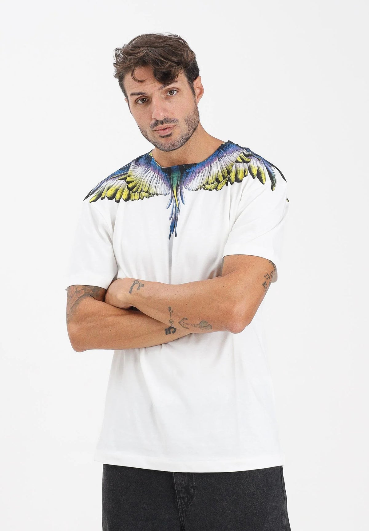 County of milan MARCELO BURLON COUNTY OF MILAN T-Shirt Con Stampa Ali Colorate Bianca - Abbigliamento - Tommaseo Clothin