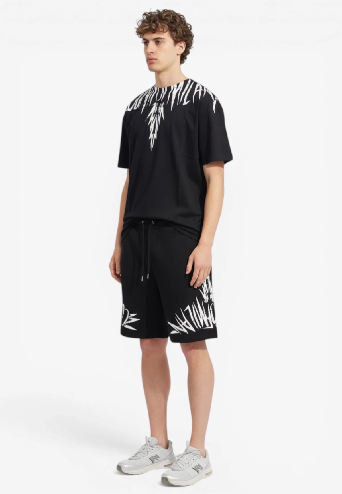 County of milan COUNTY OF MILAN Completino Marcelo Burlon T-Shirt e Pantaloncino Nero Stampa Logo Bianco - foto 2 - Tomm