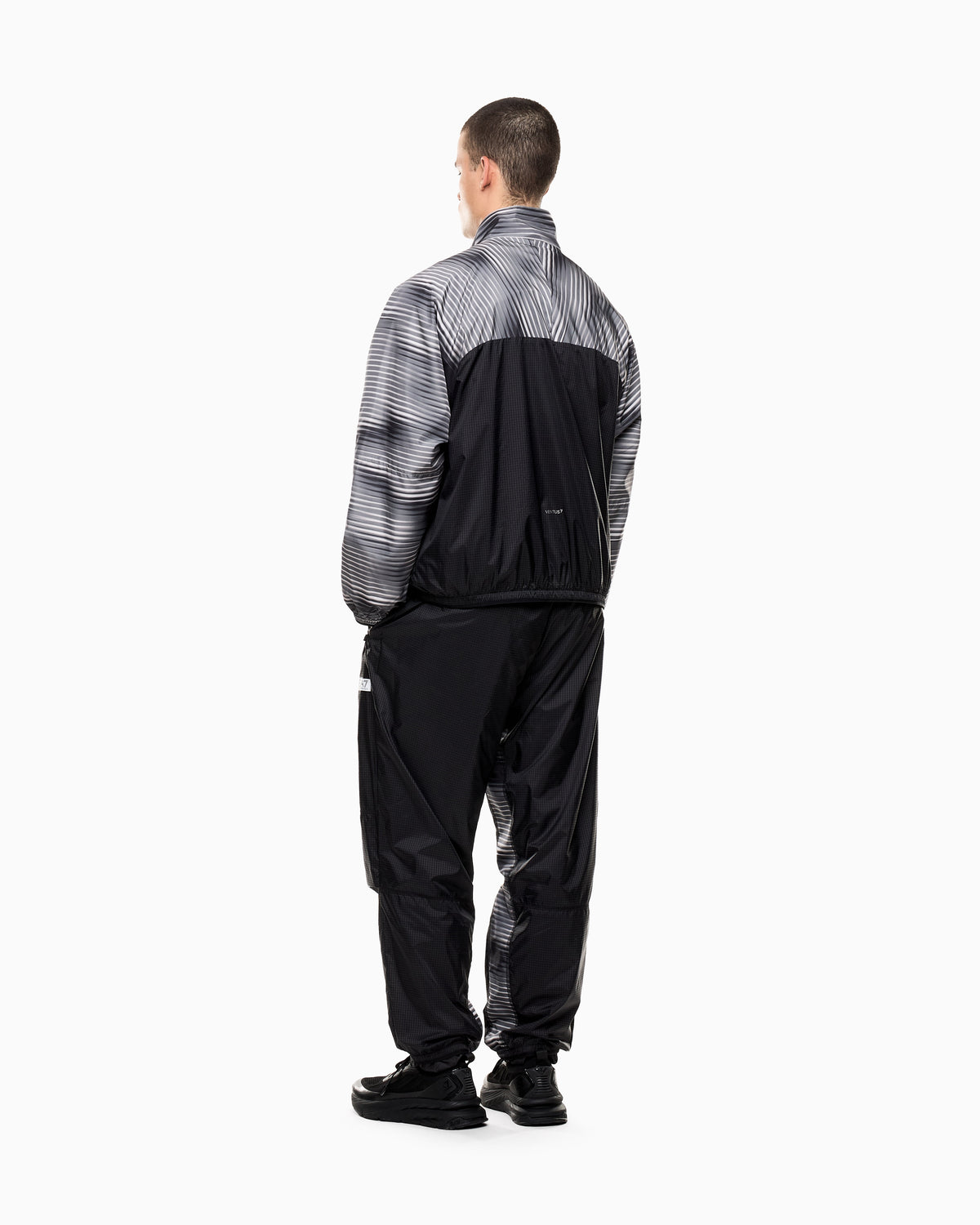 Armani EMPORIO ARMANI Tuta In Microfibra Dynamic Atlete Fantasia a Righe Grigia/Nera - foto 2 - Tommaseo Clothing