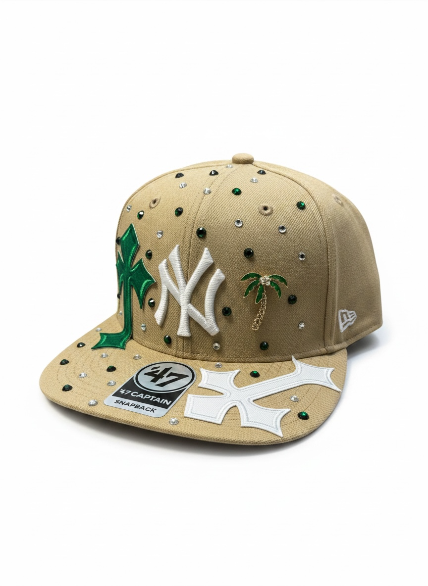 New era custom ‘47 CUSTOM “NY” Con Croci mod Chrome Hearts e Swarovski Beige - foto 2 - Tommaseo Clothing