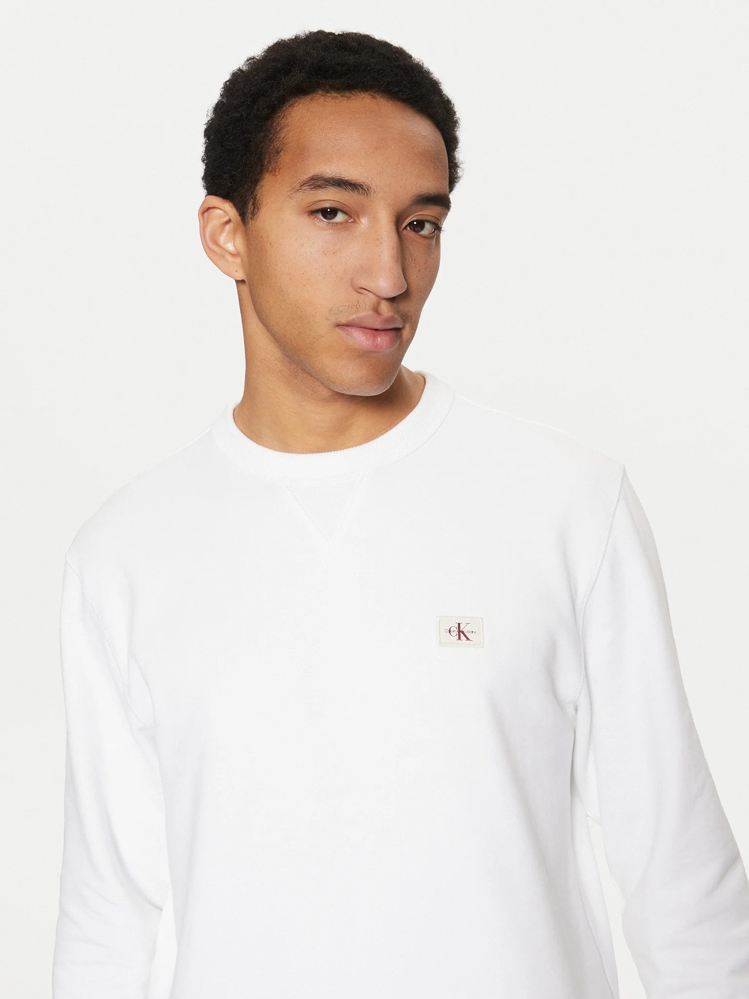 WOVEN LABEL CREW NECK