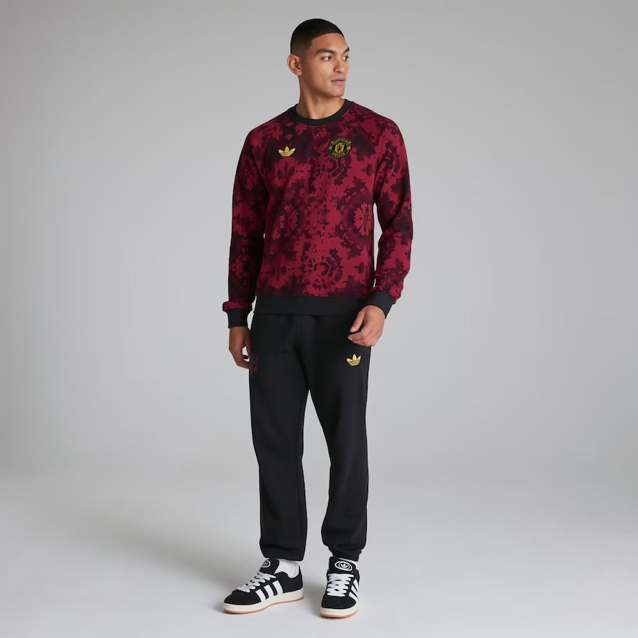 ADIDAS ORIGINALS Tuta Manchester United Sfumata Girocollo In Cotone Rossa e Nera