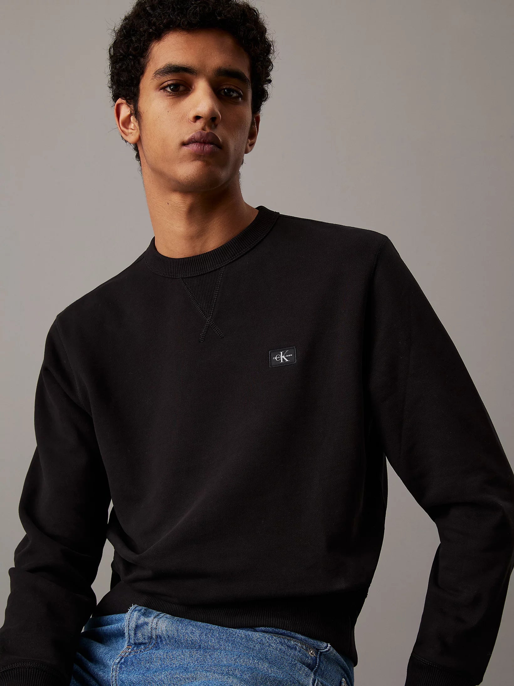 WOVEN LABEL CREW NECK