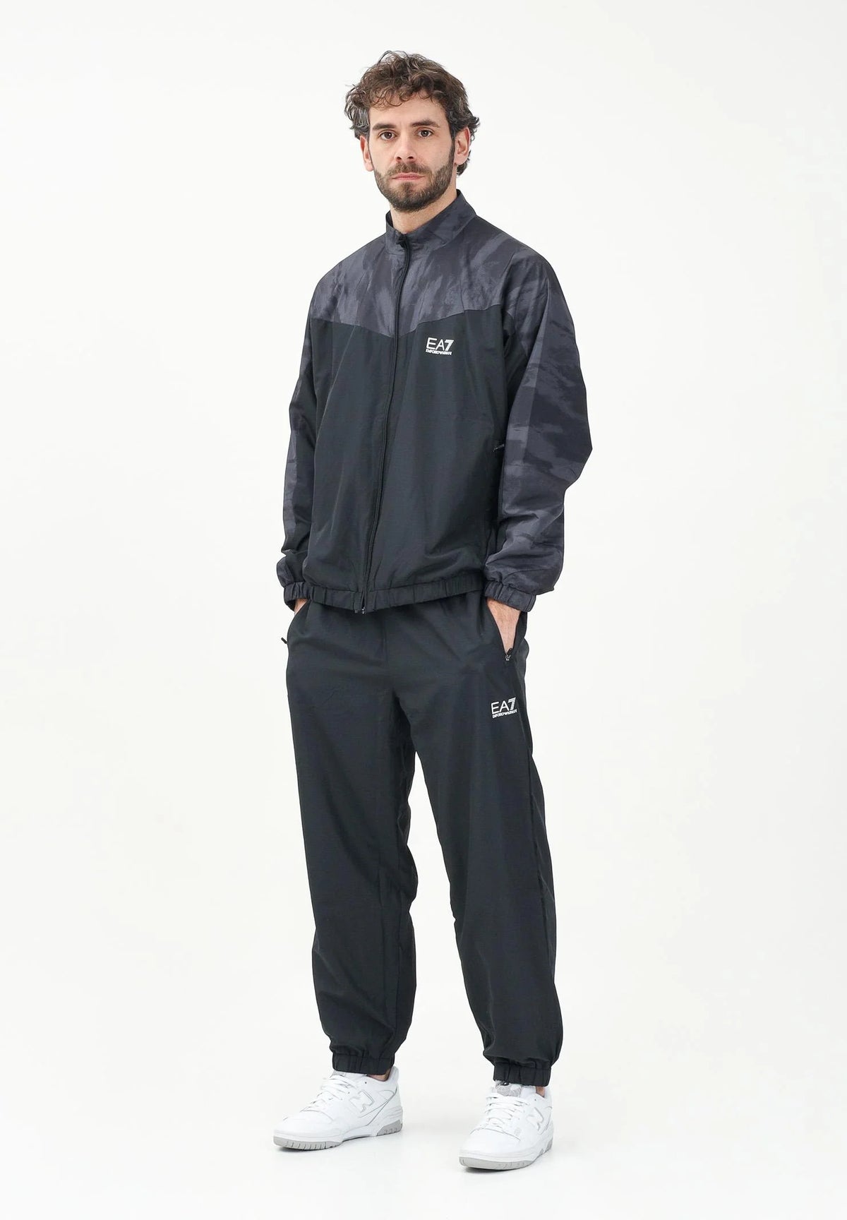 Armani EMPORIO ARMANI Tuta Leggera In Microfibra Con Zip Nera/Grigia - foto 2 - Tommaseo Clothing