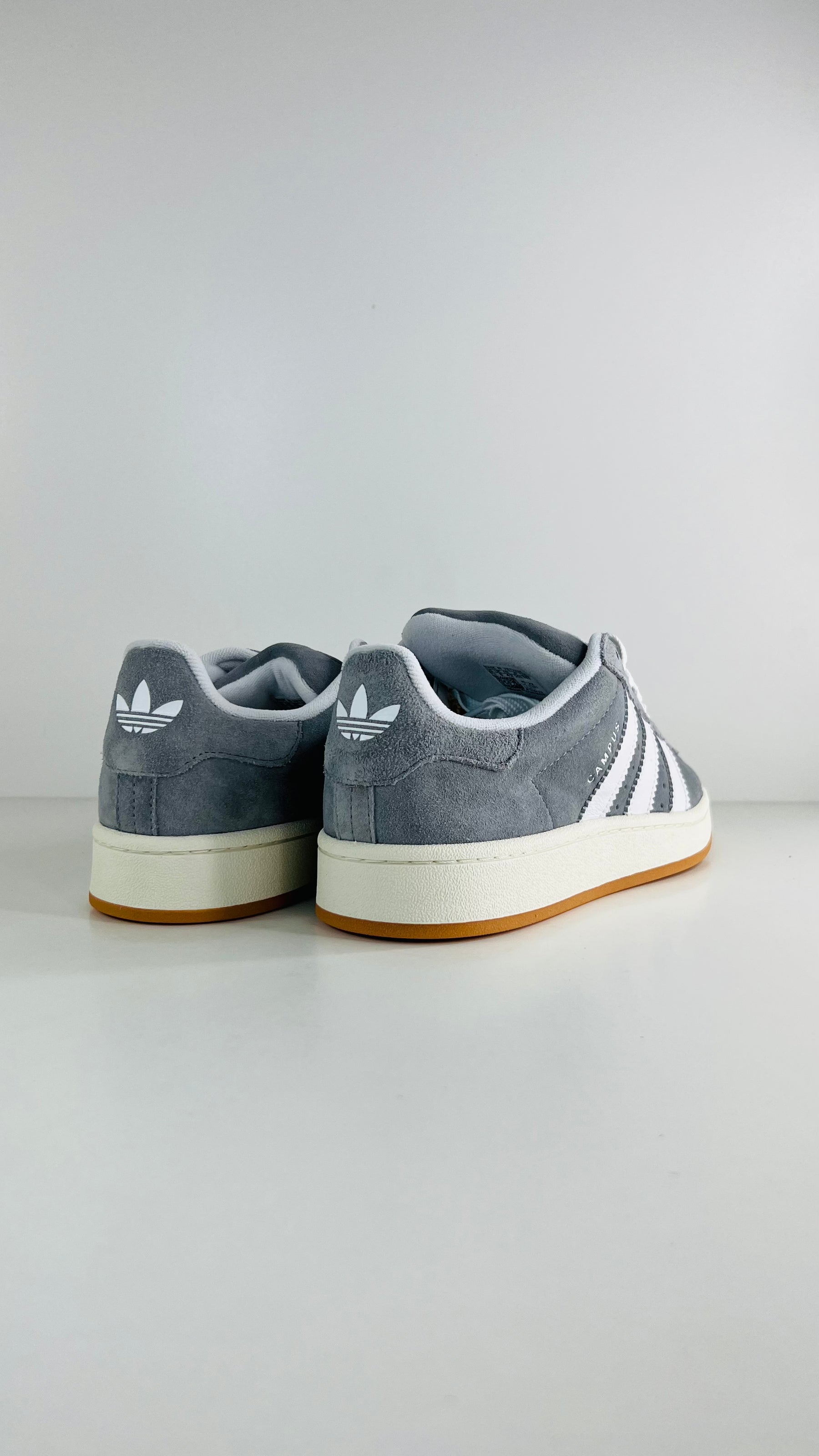 ADIDAS Campus Scarpa In Camoscio Grigia Strisce Bianche