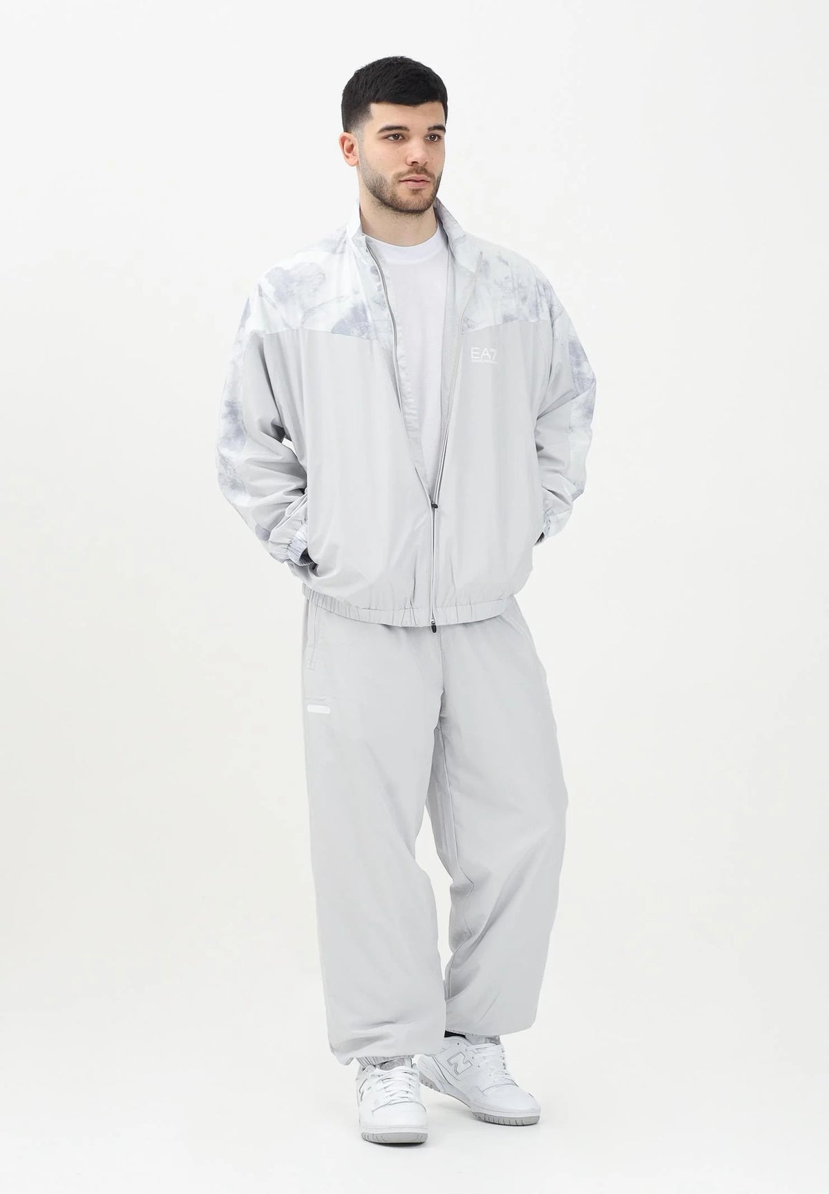 Armani EMPORIO ARMANI Tuta Leggera In Microfibra Con Zip Bianca/Grigia - foto 2 - Tommaseo Clothing