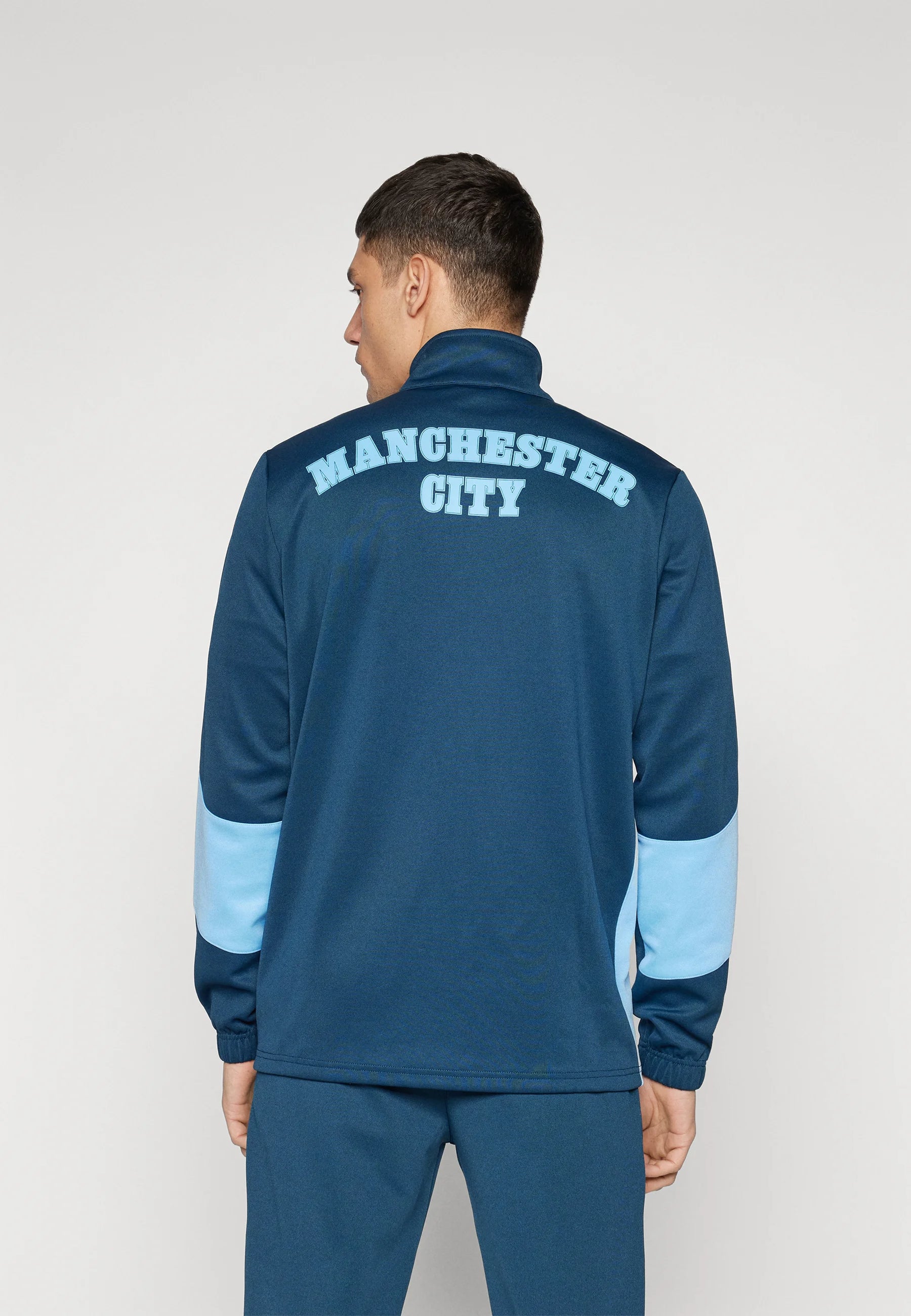 TUTA MAN. CITY