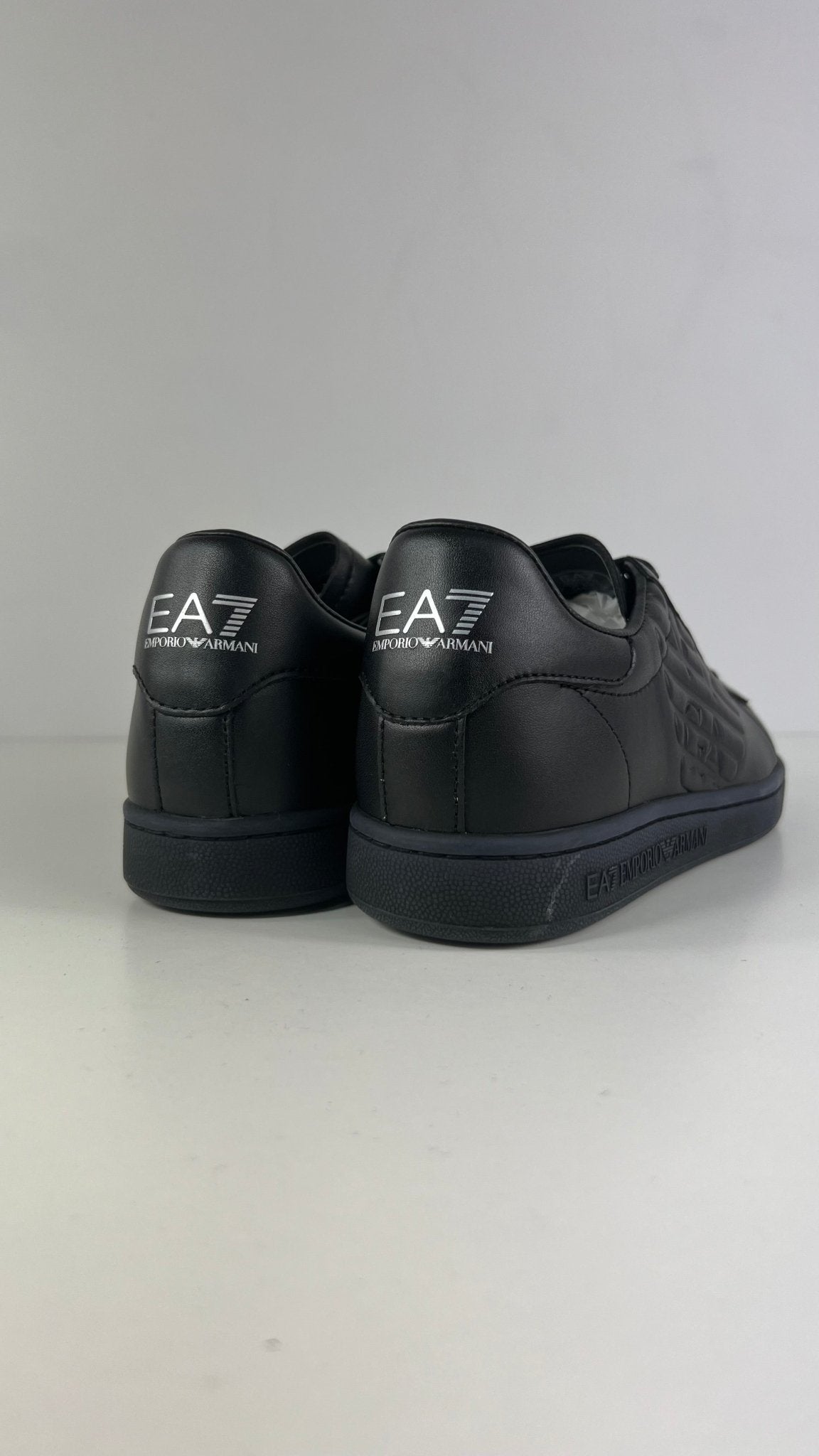 Sneakers Nera con suola nera - Emporio Armani EA7