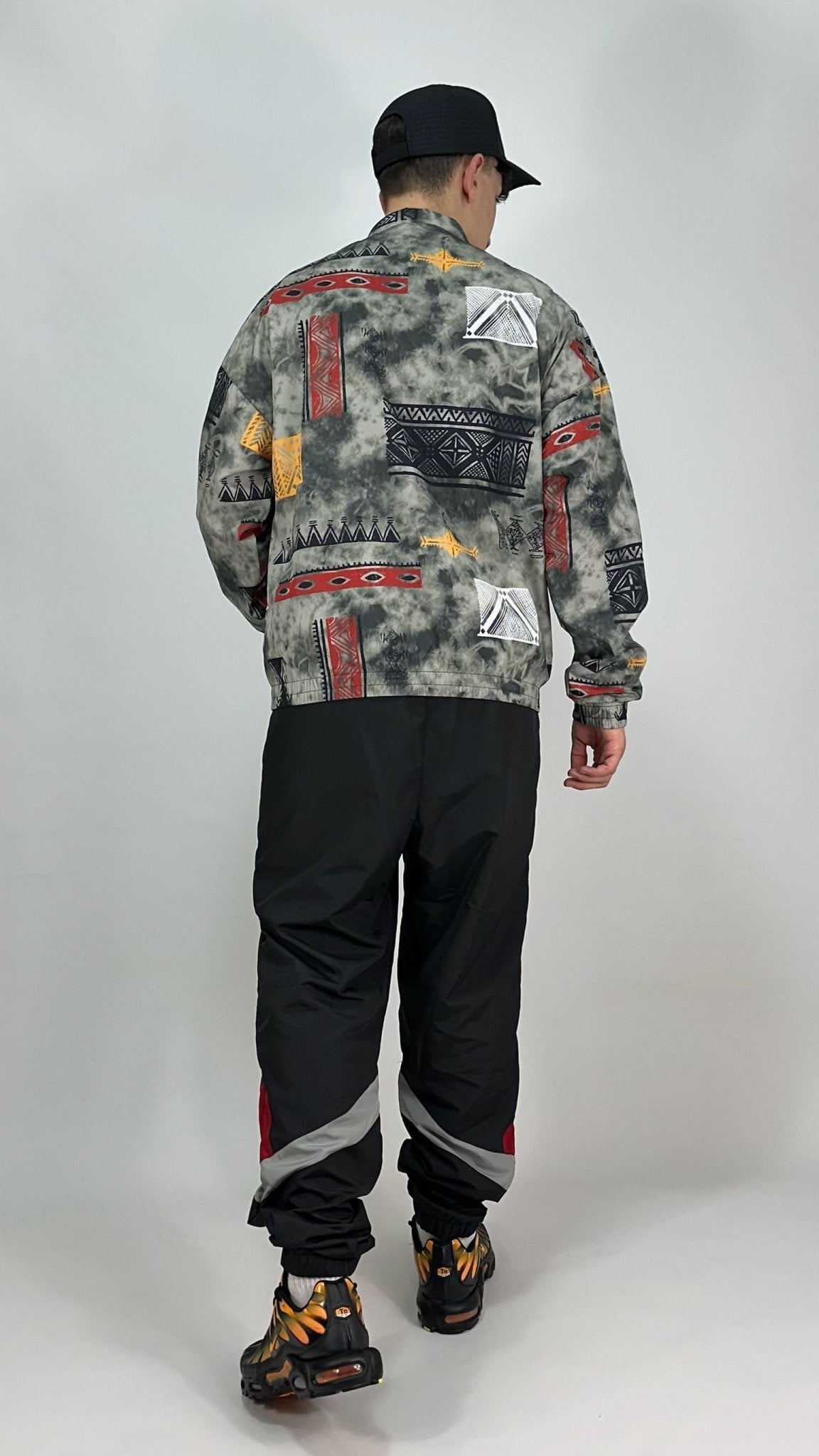Tuta Completa Australian Uomo nera senza cappuccio con fantasie etniche - Australian