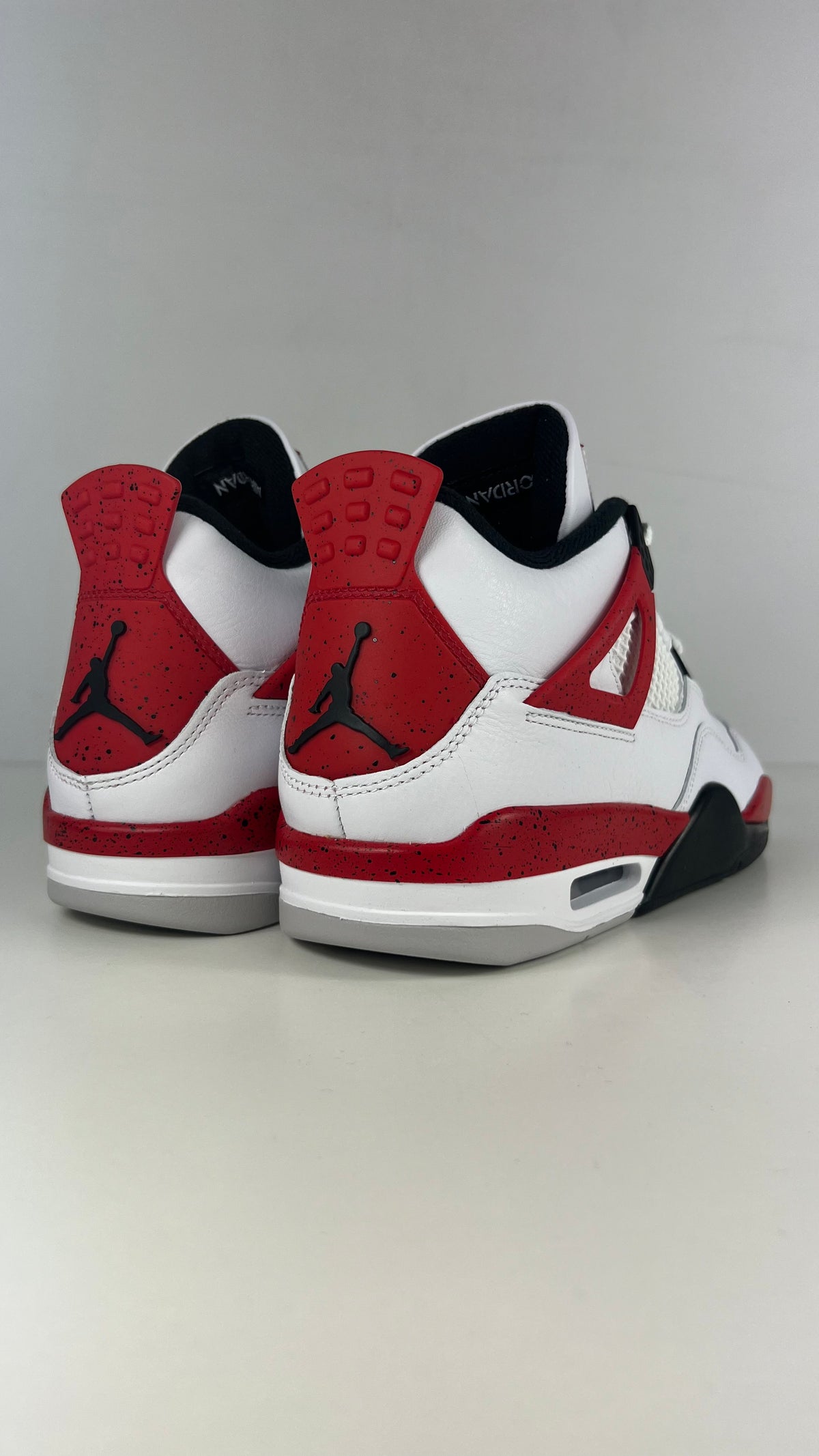 JORDAN 4