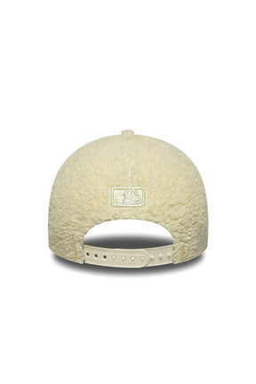 NEW ERA 9FORTY Cappello Pelliccia Logo LA Bianco