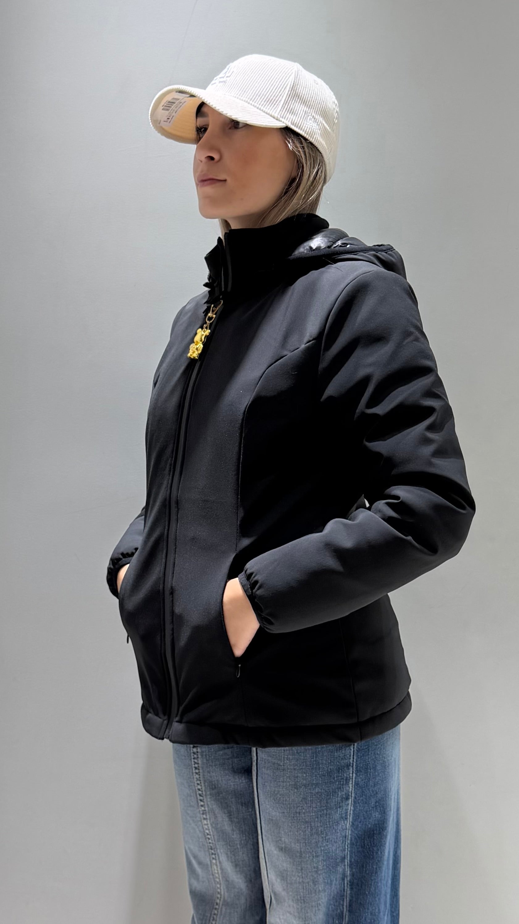 TREZ DONNA GIUBBOTTO LISCIO CORTO NERO