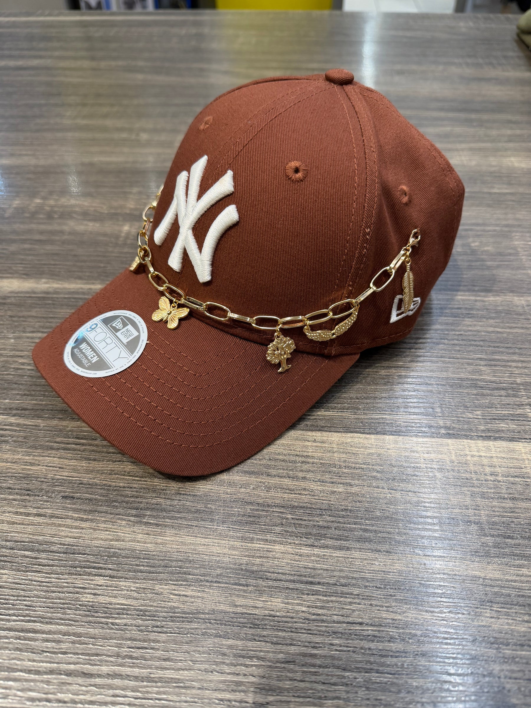 NEW ERA CUSTOM NY MARRONE CON CATENA DONNA
