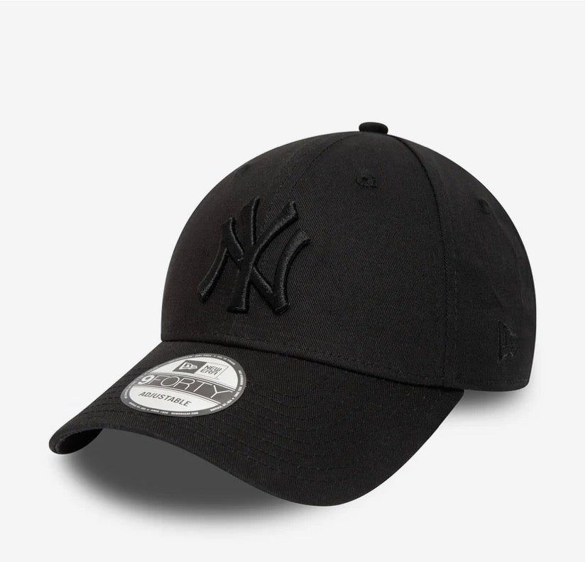 NEW ERA Cappello Nero Visiera Curva