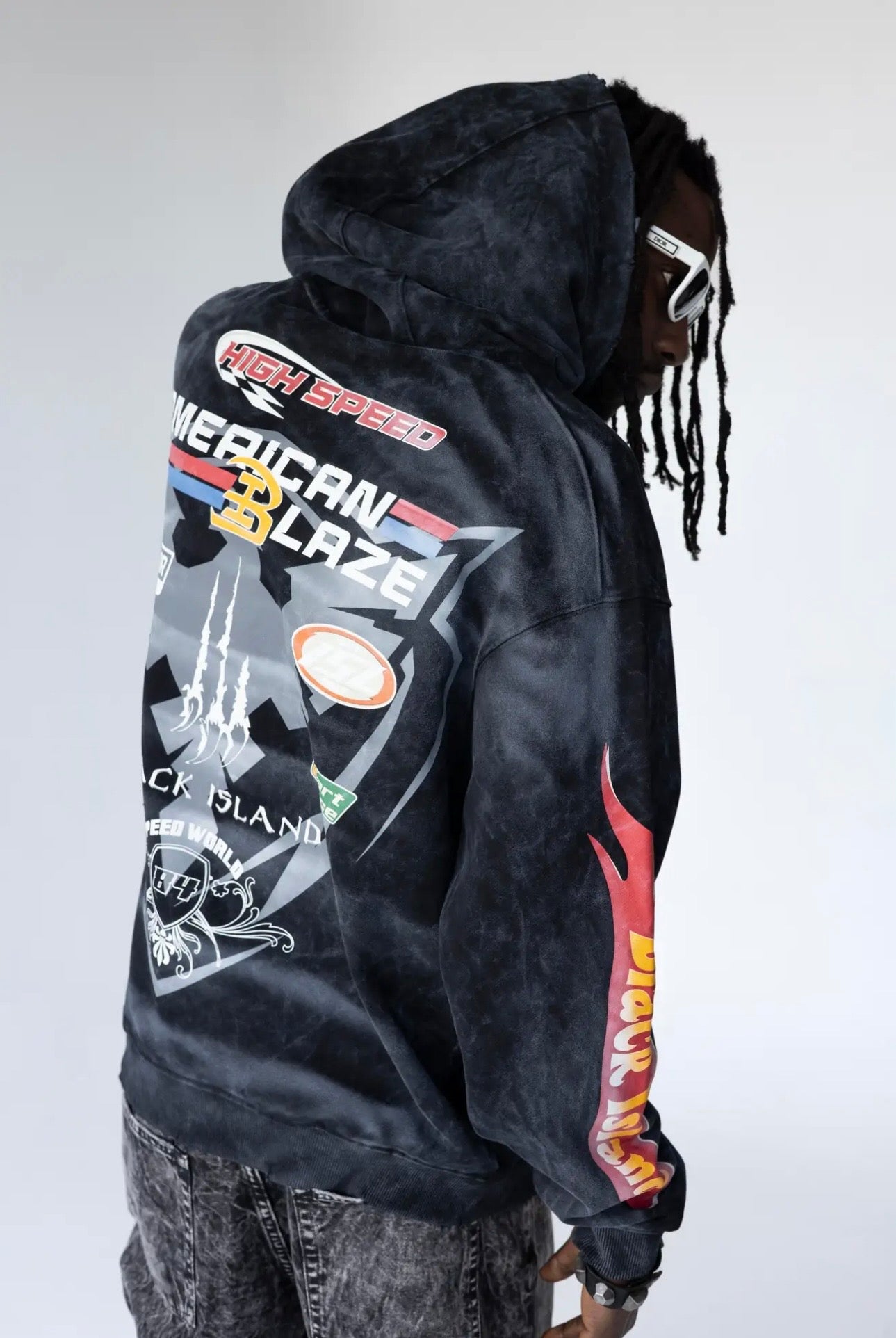 BLACK ISLAND Felpa In Cotone Sfumata Con Stampa Fronte-Manica e Retro Nero Stone Wash