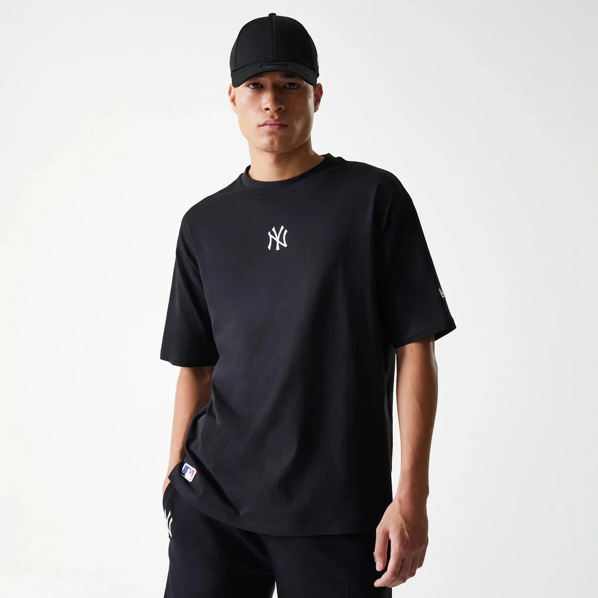 NEW ERA T-Shirt Logo Sul Petto Nera