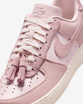 NIKE WMNS AIR FORCE 1 ‘07