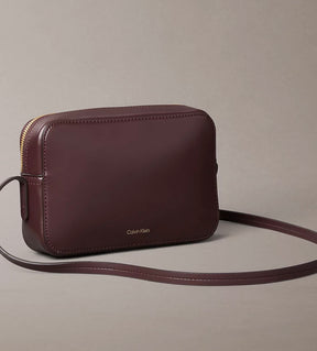 BORSA CALVIN KLEIN DONNA Con Elementi Metallici Con Logo Monogramma Bordeaux