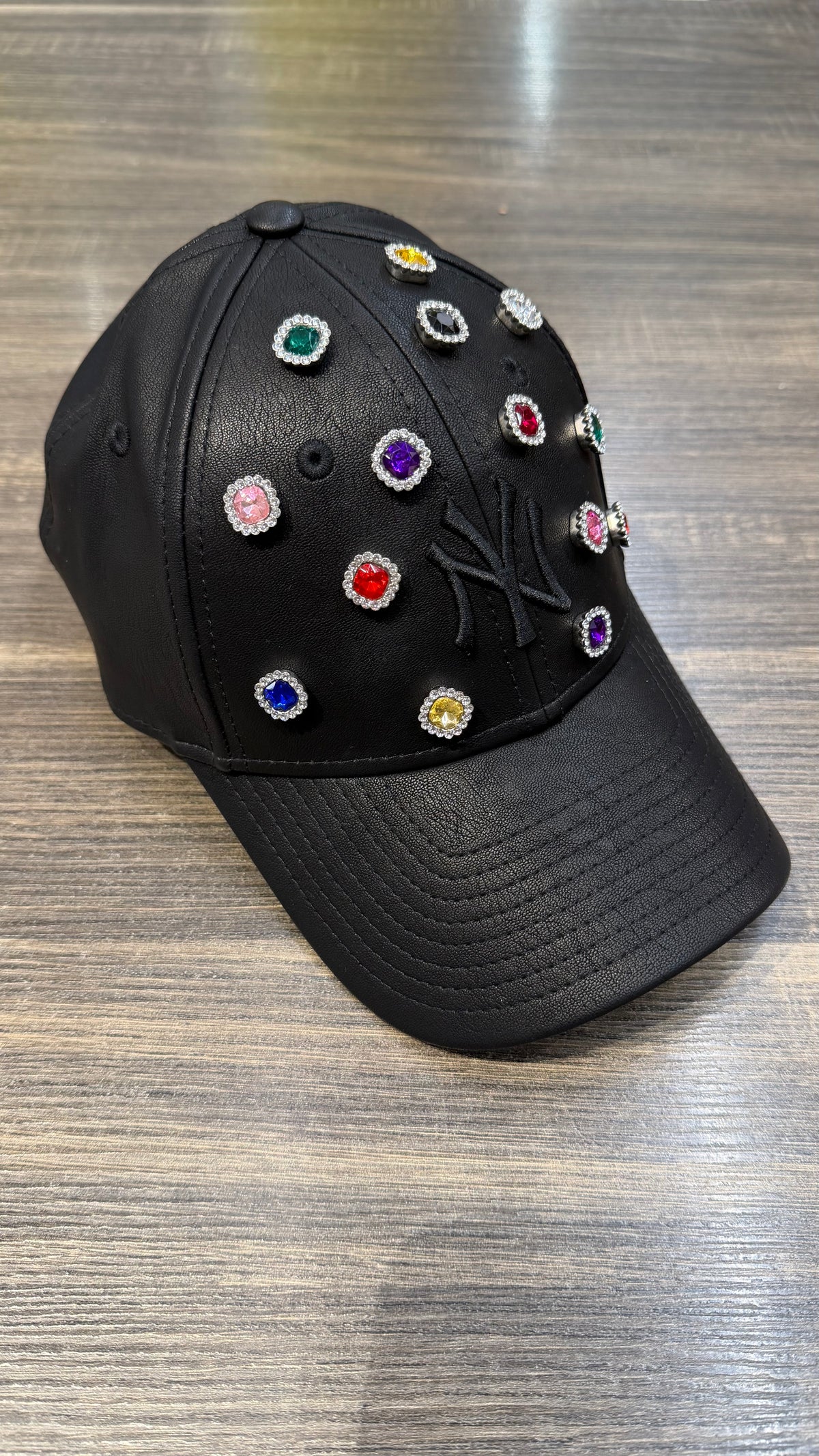 NEW ERA NY CUSTOM NERO IN PELLE CON BRILLANTI DONNA