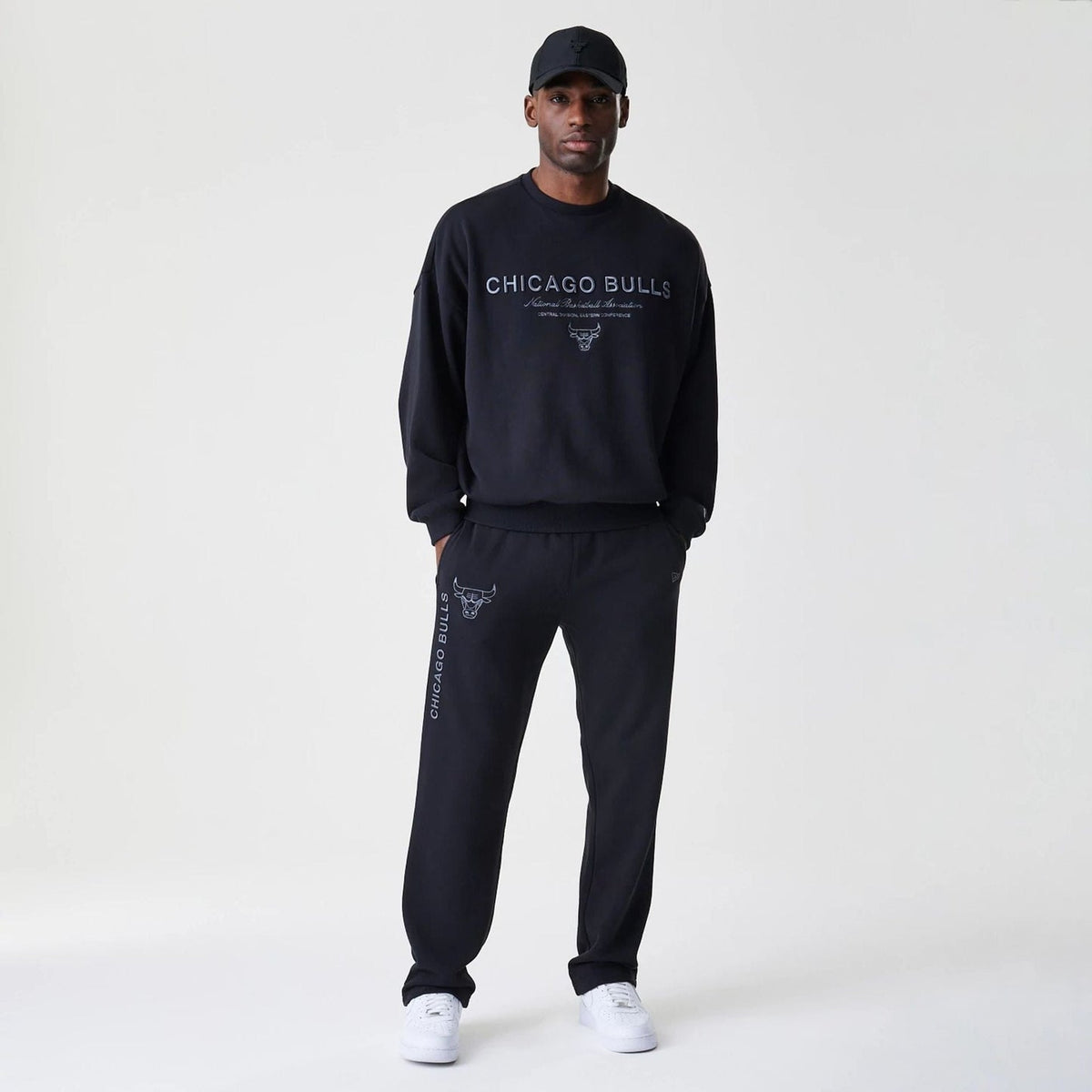 NEW ERA Tuta Felpata Chicago Bulls Girocollo Nera 25/26