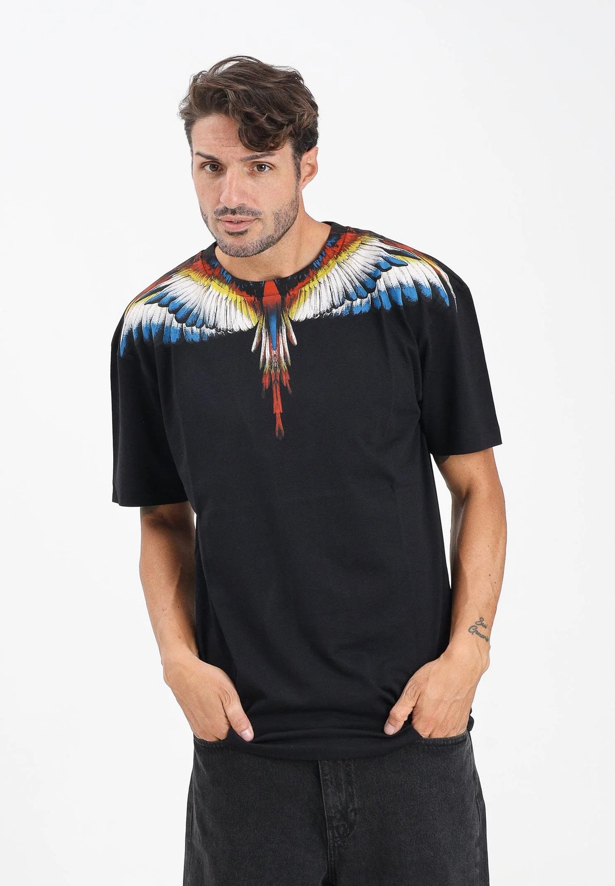 MARCELO BURLON COUNTY OF MILAN T-Shirt Con Stampa Ali Colorate Nera