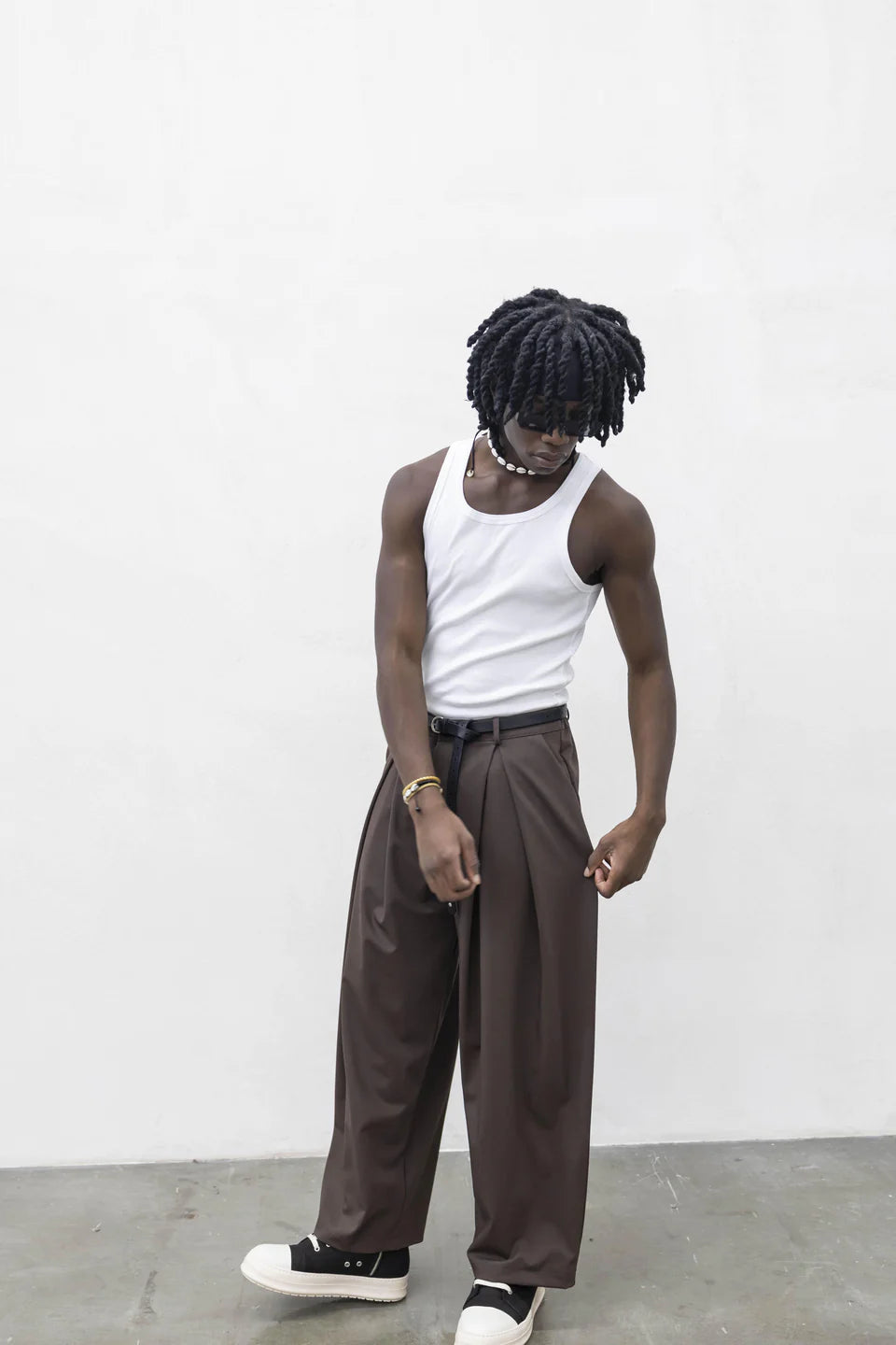 PRESENT DAY Pantalone Super Penc Marrone