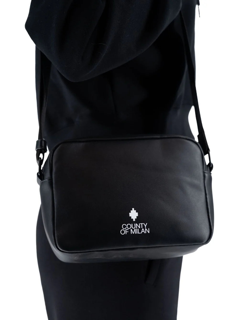 COUNTY OF MILAN BY MARCELO BURLON MARSUPIO NERO