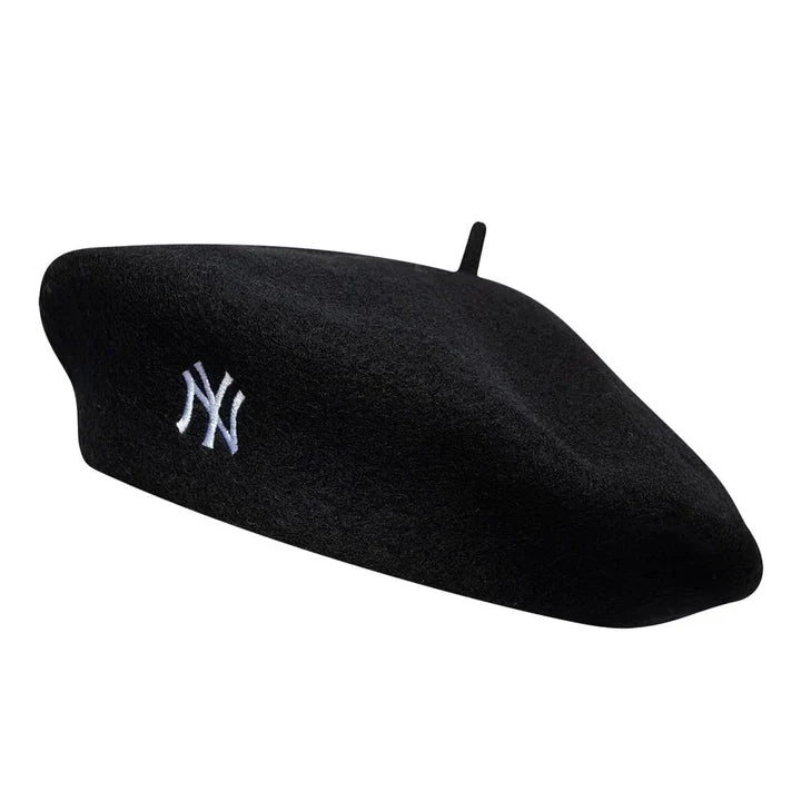 NEW ERA Cappello Basco In Lana Nero Logo NY Bianco