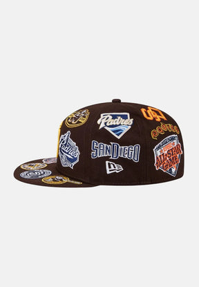 NEW ERA Cappello con visiera San Diego Padres All Over 59 FIFTY Fitted marrone logo giallo