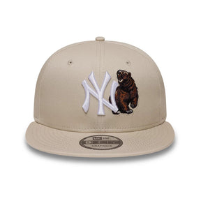 NEW ERA Cappello con visiera 9 FIFTY Fitted New York Yankees Beige Con Logo E Dettagli Ricamato