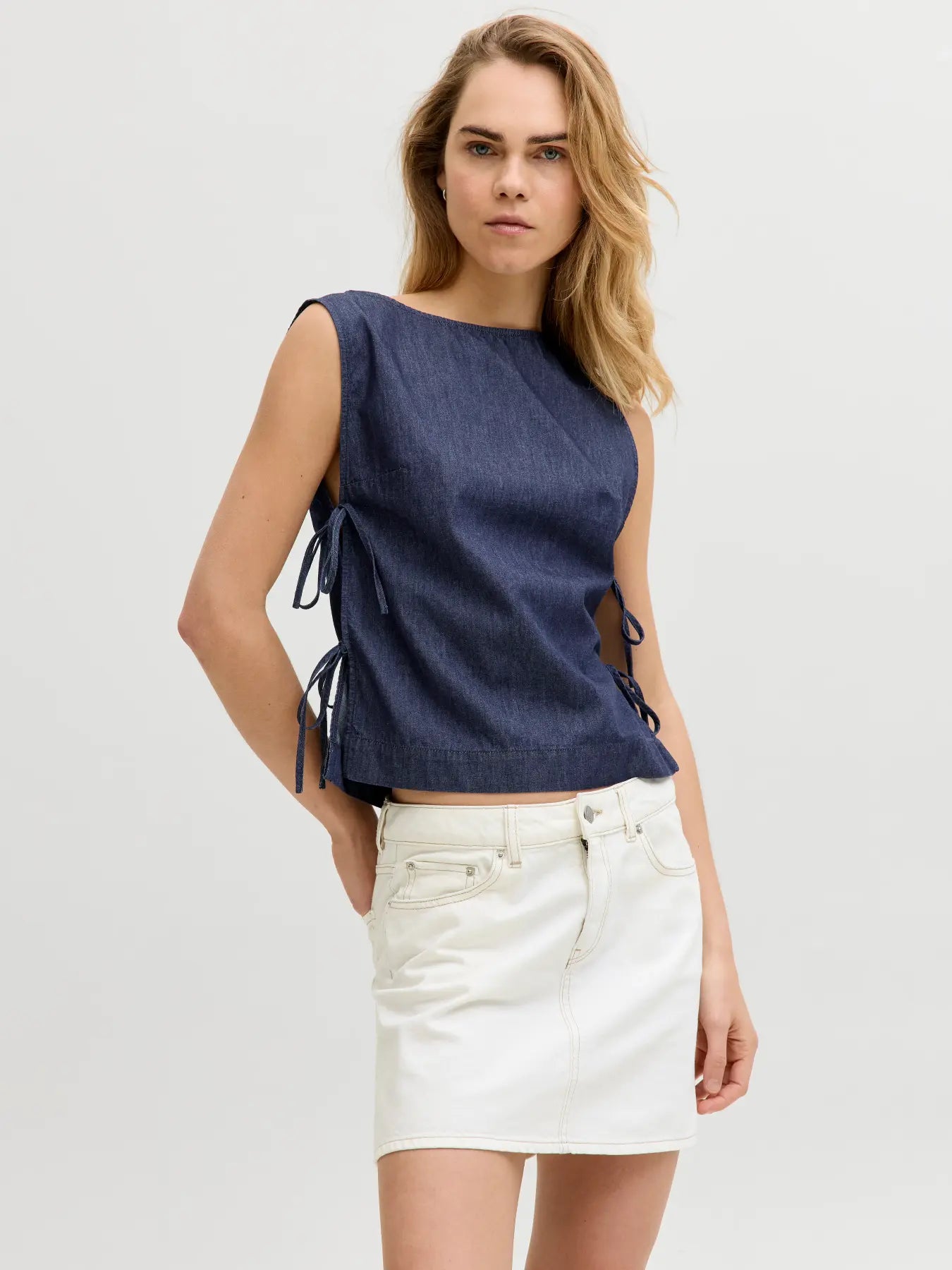 JJXX DONNA JXDEBBY COORDINATO DI JEANS LEGGERO CANOTTA/PANTALONE SS26