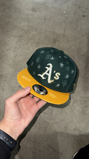 NEW ERA CUSTOM Cappello Visiera Piatta A’s Con Strass E Croci Oro e Brillantini Giallo/Verde