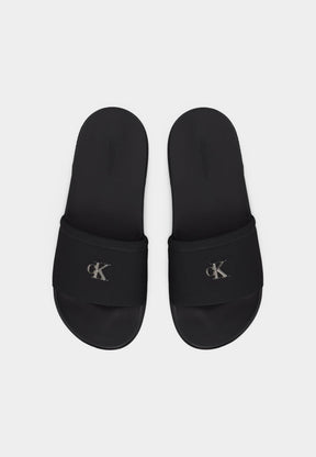 CALVIN KLEIN Ciabatta Nera Con Fascia Logo in Metallo
