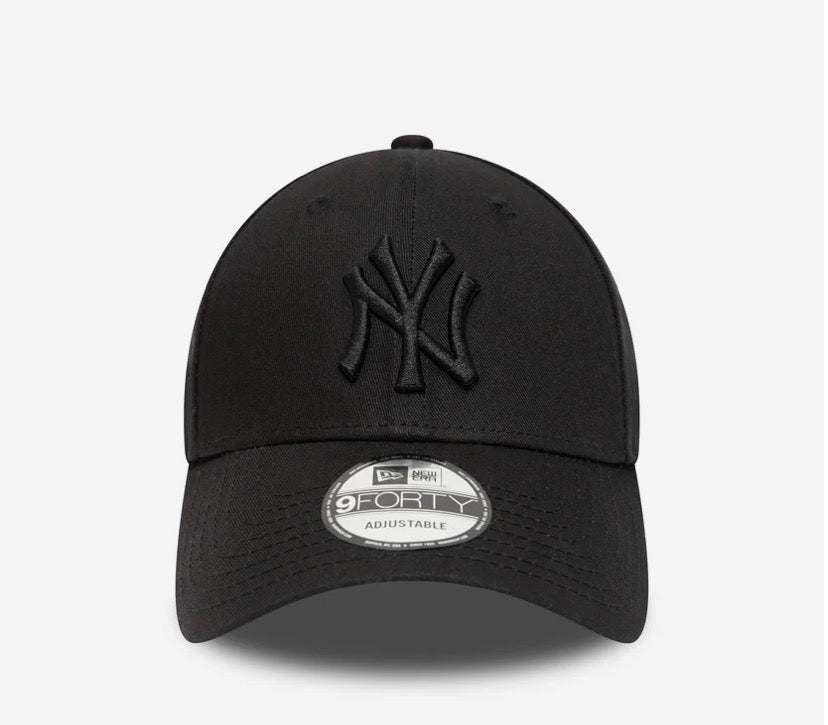 NEW ERA Cappello Nero Visiera Curva