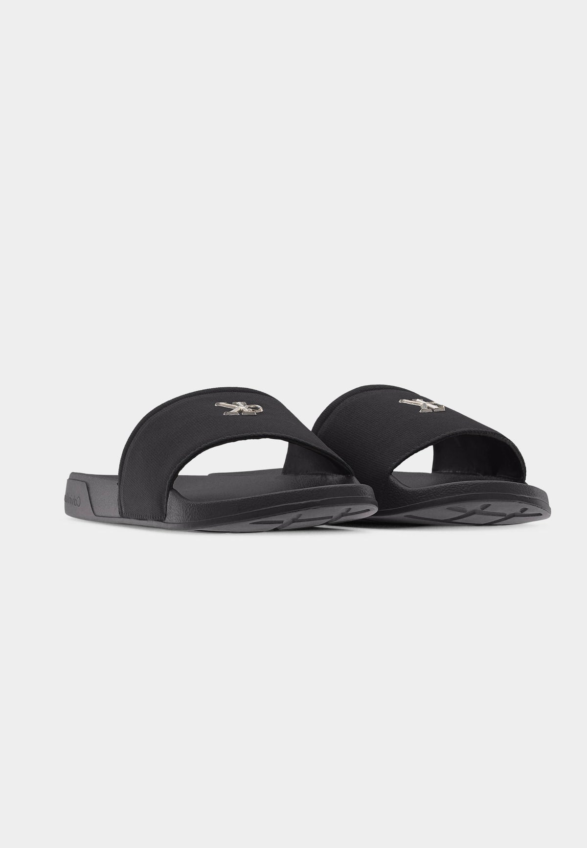 CALVIN KLEIN Ciabatta Nera Con Fascia Logo in Metallo