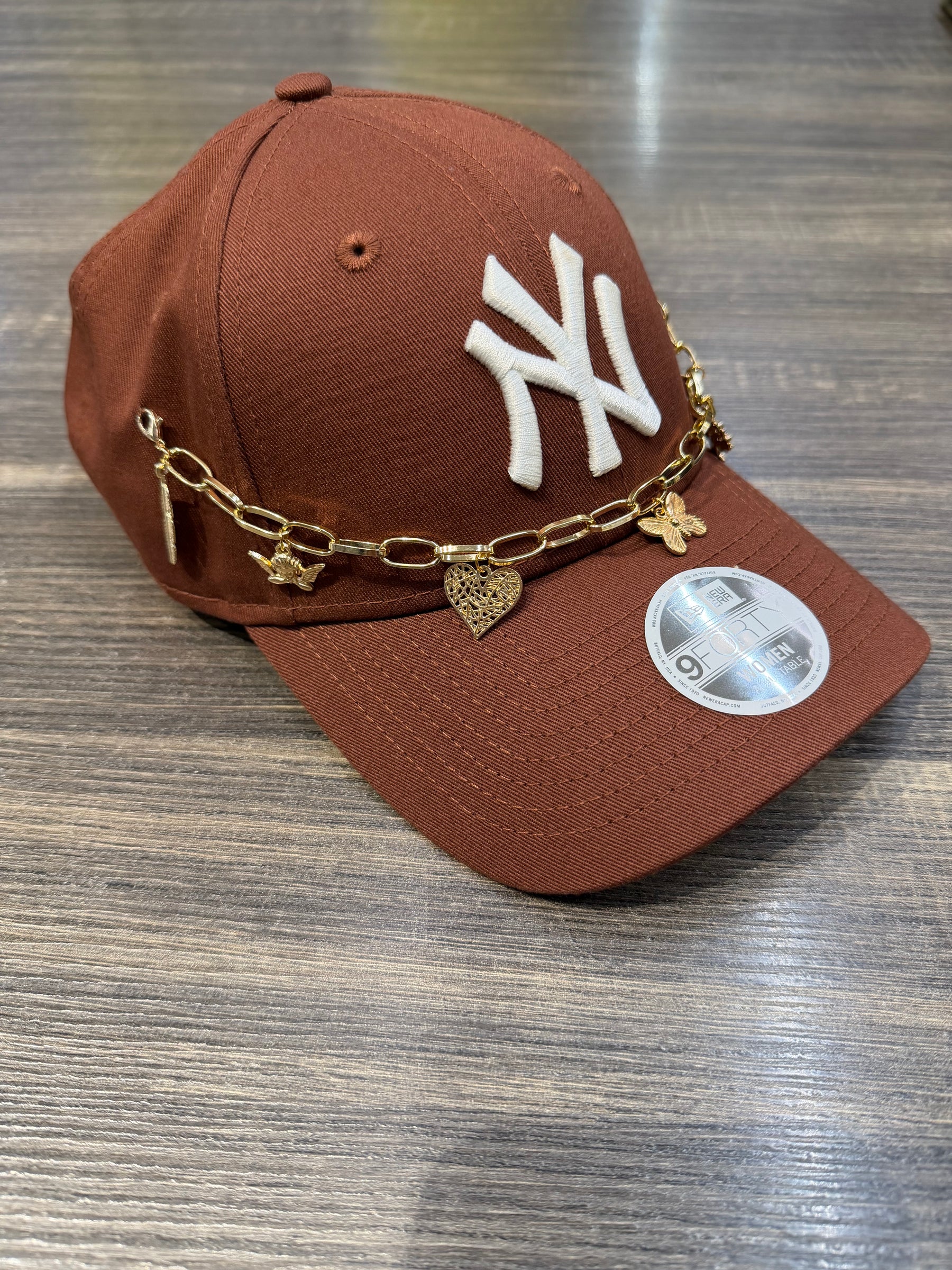 NEW ERA CUSTOM NY MARRONE CON CATENA DONNA