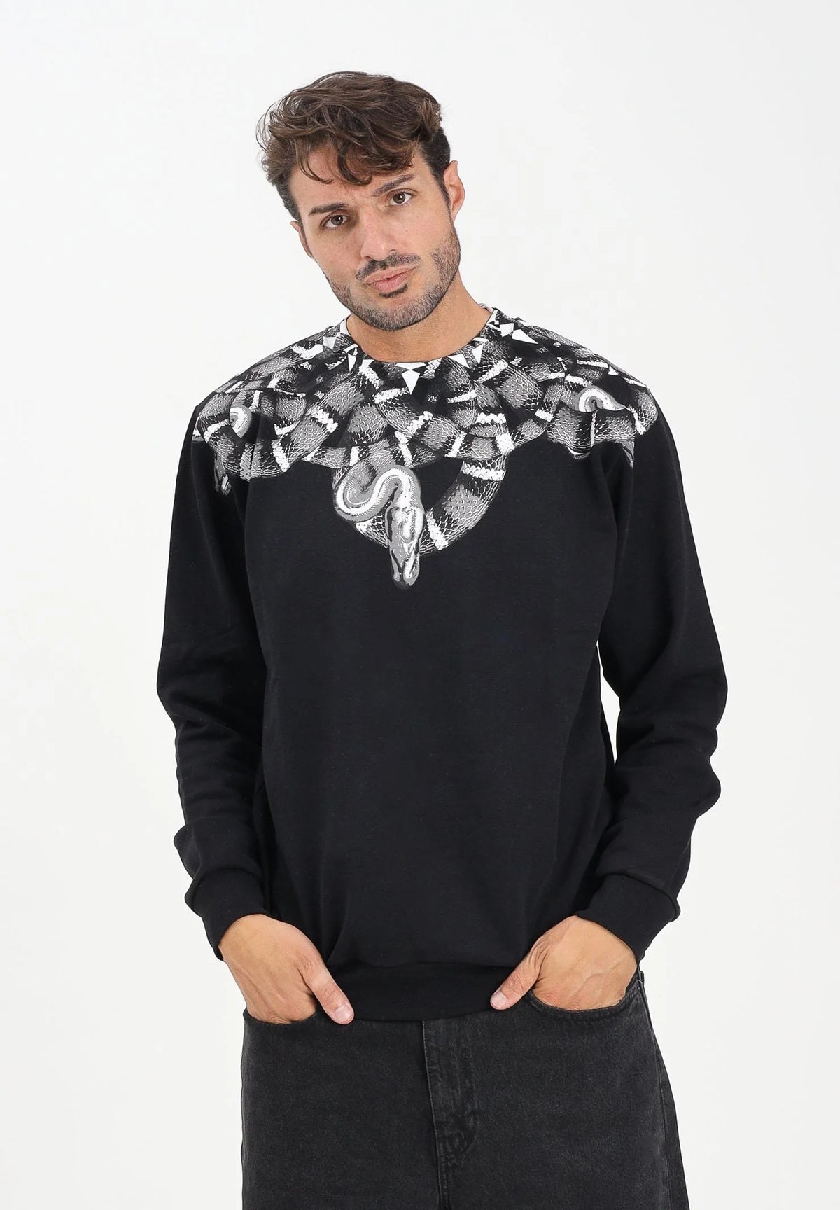 MARCELO BURLON COUNTY OF MILAN Felpa girocollo nera da uomo con stampa serpente Nera/Grigia