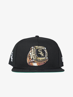 NEW ERA Cappello Con Visiera Piatta 9Fifty A-frame CHAMP RING CHICAGO WHITE SOX Nero Con Dettagli Ricamati e Brillantini Regolabile