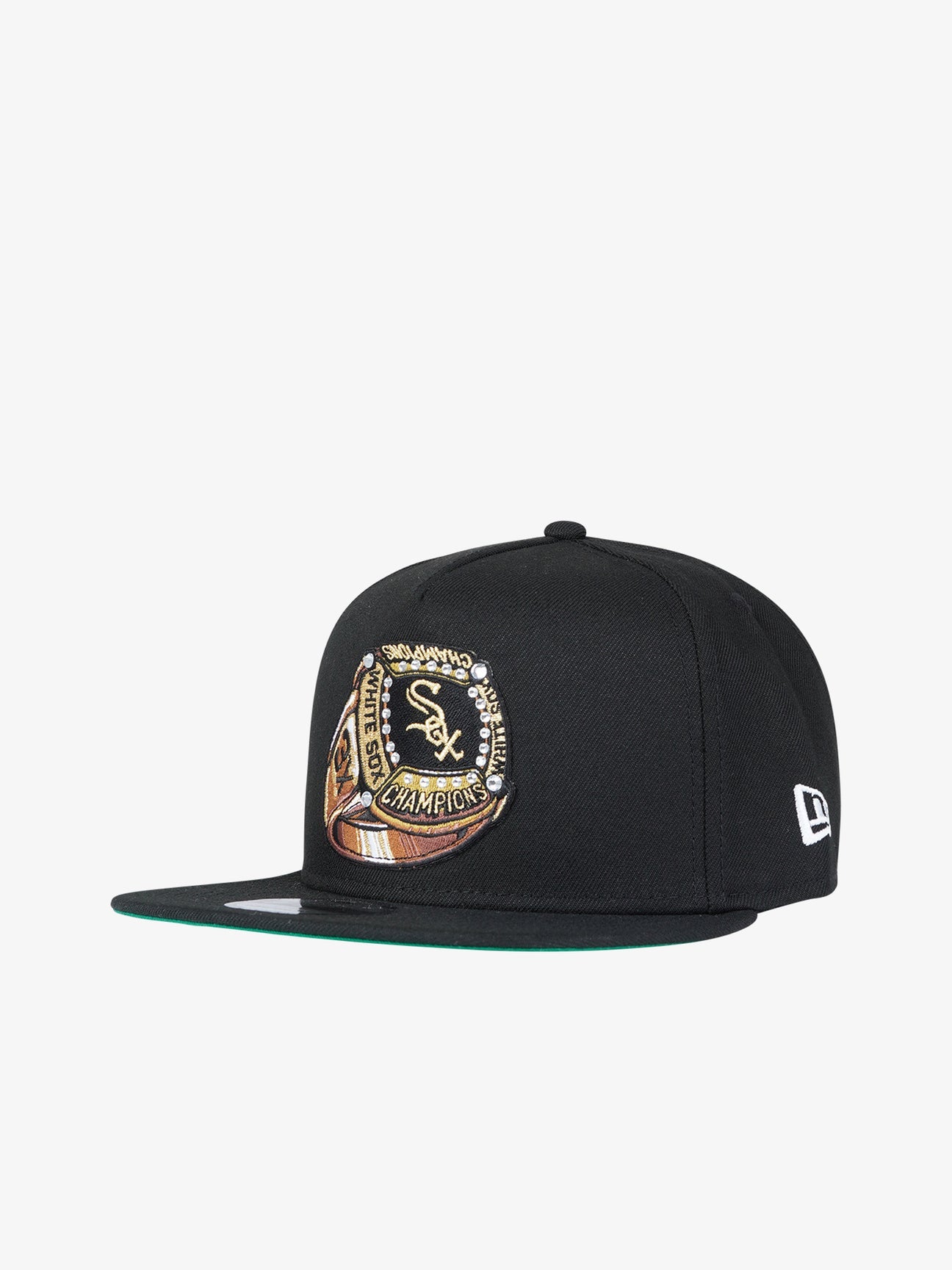 NEW ERA Cappello Con Visiera Piatta 9Fifty A-frame CHAMP RING CHICAGO WHITE SOX Nero Con Dettagli Ricamati e Brillantini Regolabile