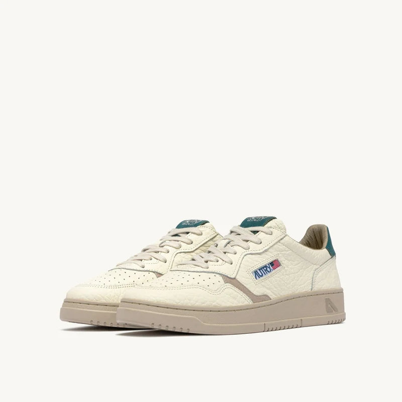 AUTRY Medalist In Pelle Bianca Con Linguetta e Talloncino Verde Ottanio