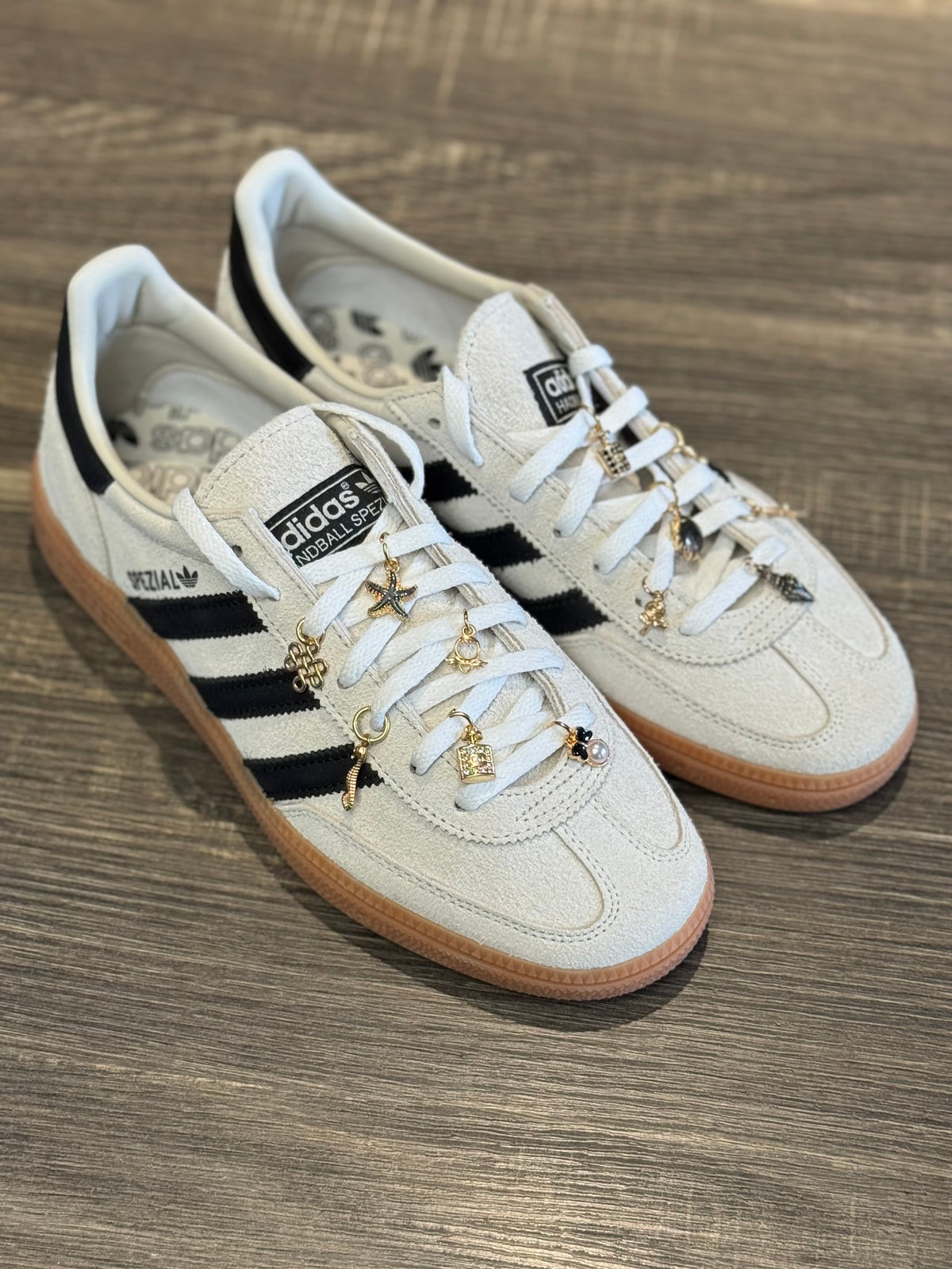 Adidas Spezial Panna e Nera Custom Charm