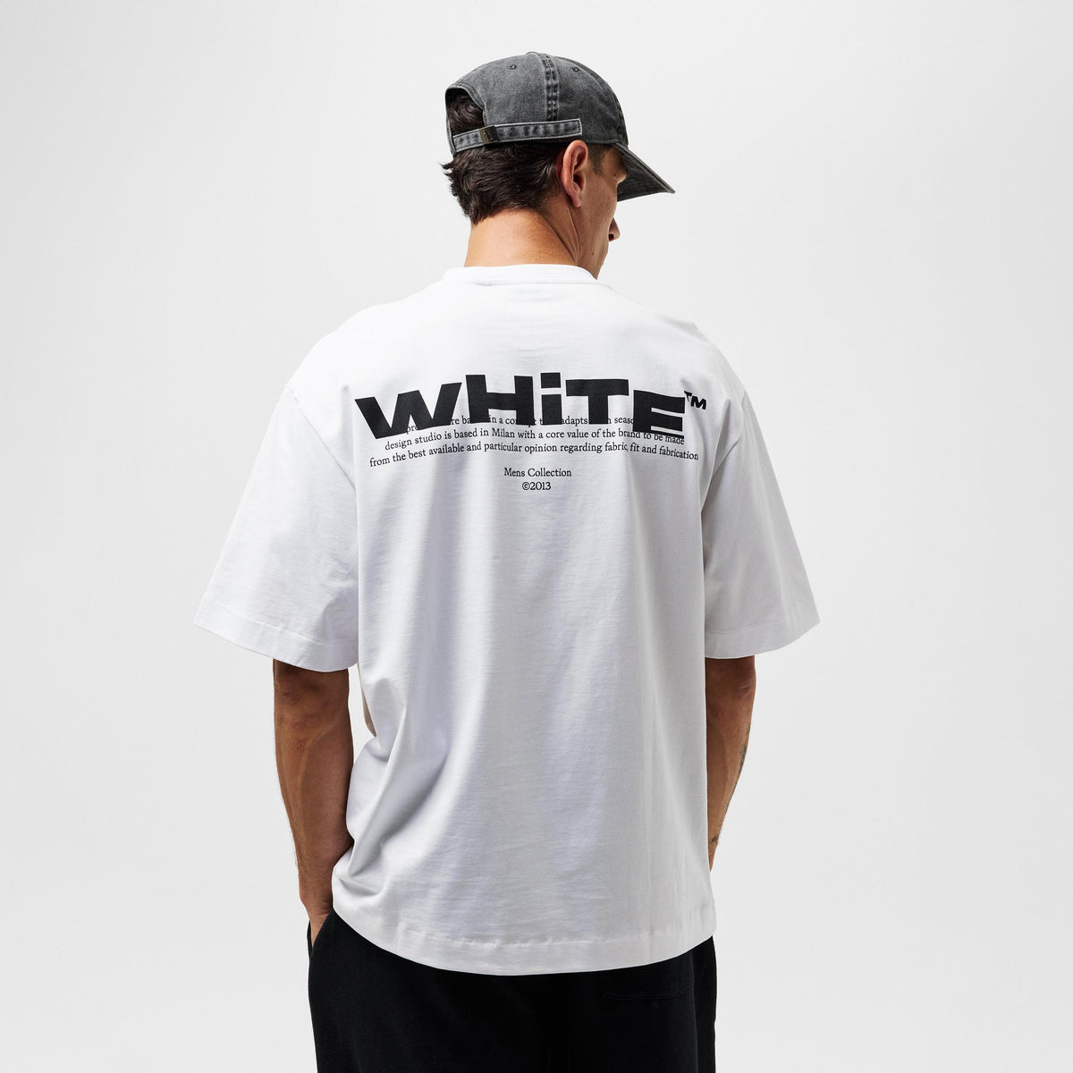 OFF-WHITE T-shirt Logo Avanti Stampa Retro Bianca e Nera