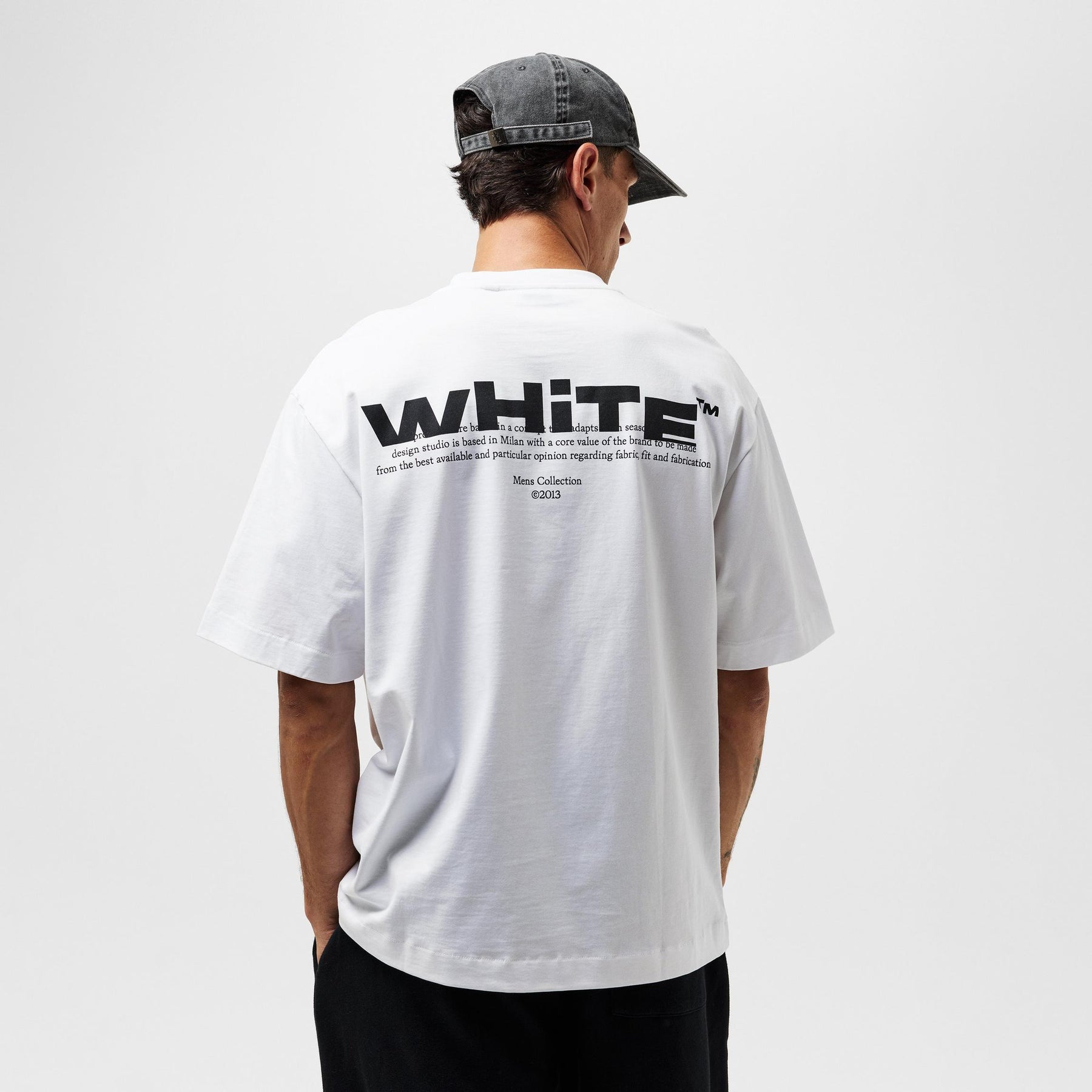 OFF-WHITE T-shirt Logo Avanti Stampa Retro Bianca e Nera