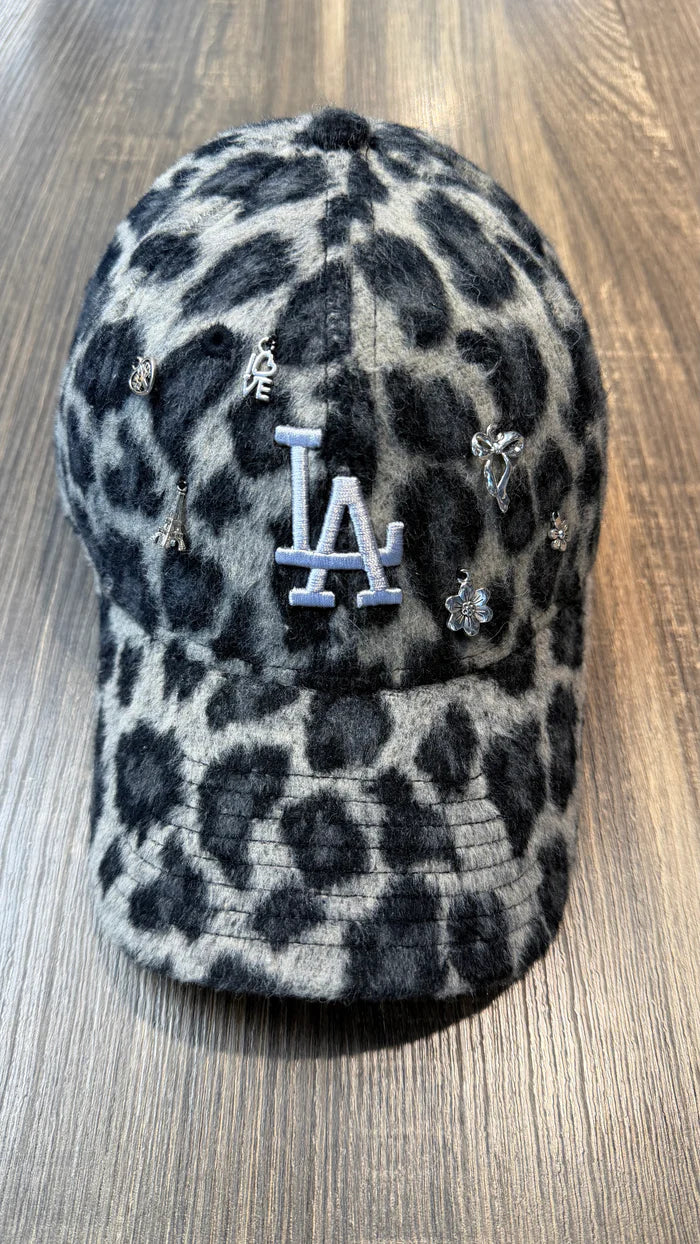 NEW ERA CUSTOM CON STAMPA LEOPARDATA ARGENTO