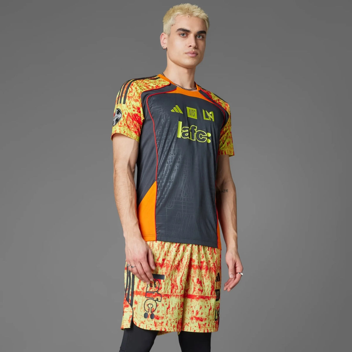 ADIDAS Completino LOS ANGELES FC Stampa Fronte e Retro Grigio con Fantasia Arancione e Gialla