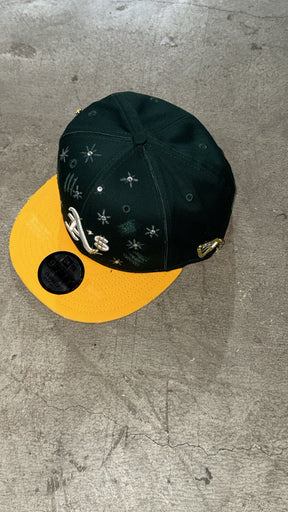 NEW ERA CUSTOM Cappello Visiera Piatta A’s Con Strass E Croci Oro e Brillantini Giallo/Verde