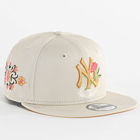 NEW ERA Cap 9Fifty NY Yankees Con Fiori Panna